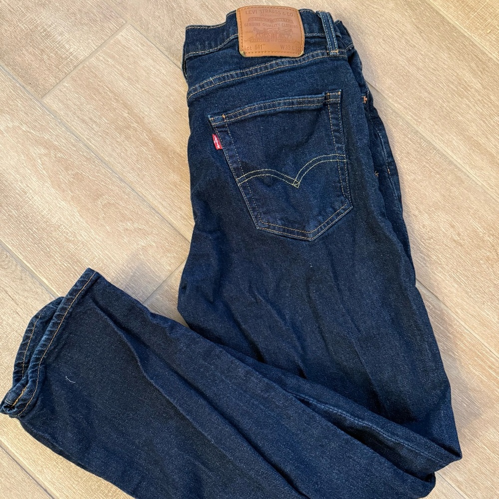 Men's Levi’s Dark Wash Blue Jeans